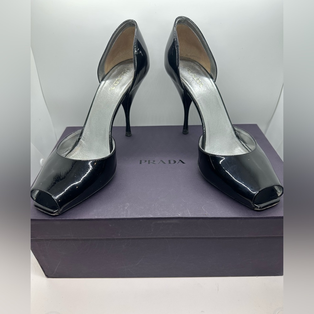 PRADA Calzature Black Patent Leather Peep Toe Pumps Sz 40